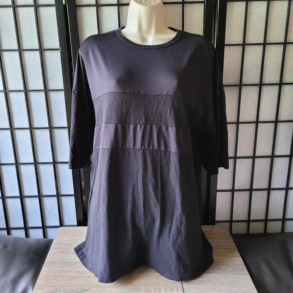 2/$8 • EUC ASOS Oversized Tee